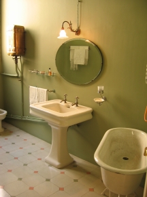 Bathroom_Green.jpg